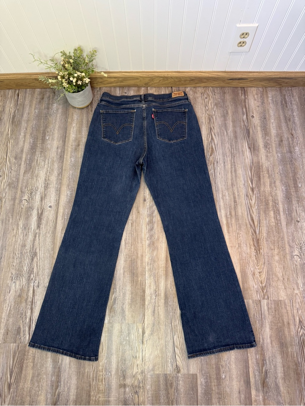 Levi’s Womens Perfectly Sliming 512 Bootcut Medium Dark Wash Stretch Size 14